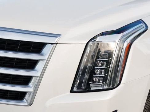 Used 2016 Cadillac Escalade ESV Luxury image 11