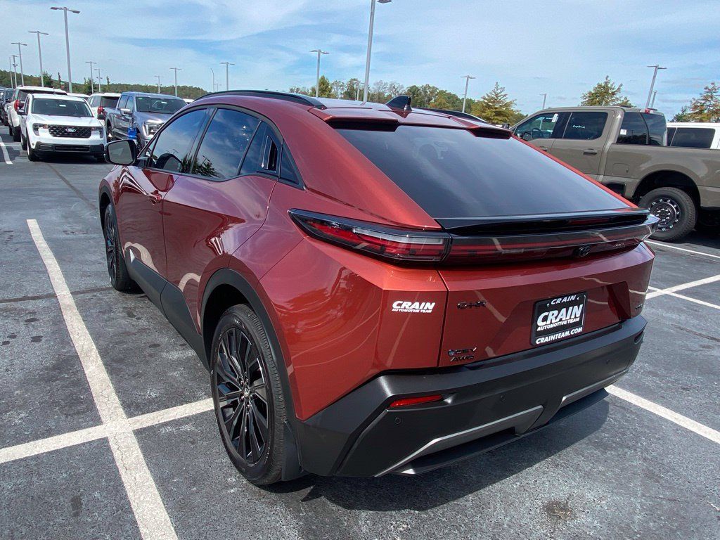 Used 2026 Toyota C-HR w/ Cold Weather Package AWD/4WD image 5