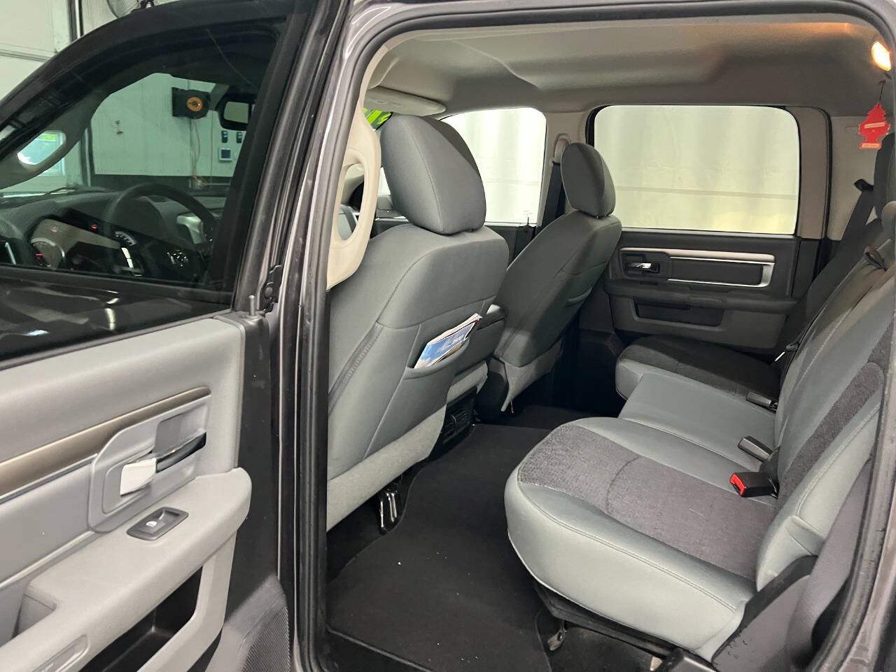Used 2016 RAM 1500 Big Horn AWD/4WD image 9