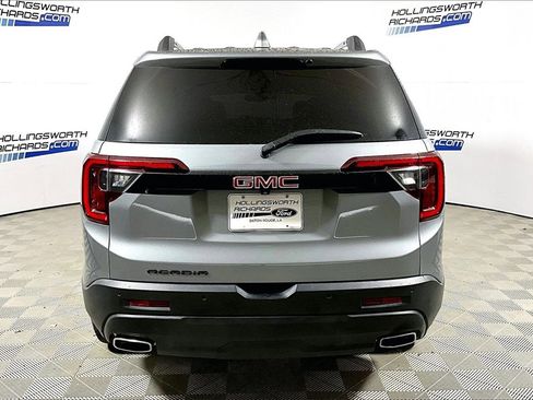 Used 2023 GMC Acadia SLE w/ Elevation Edition image 4