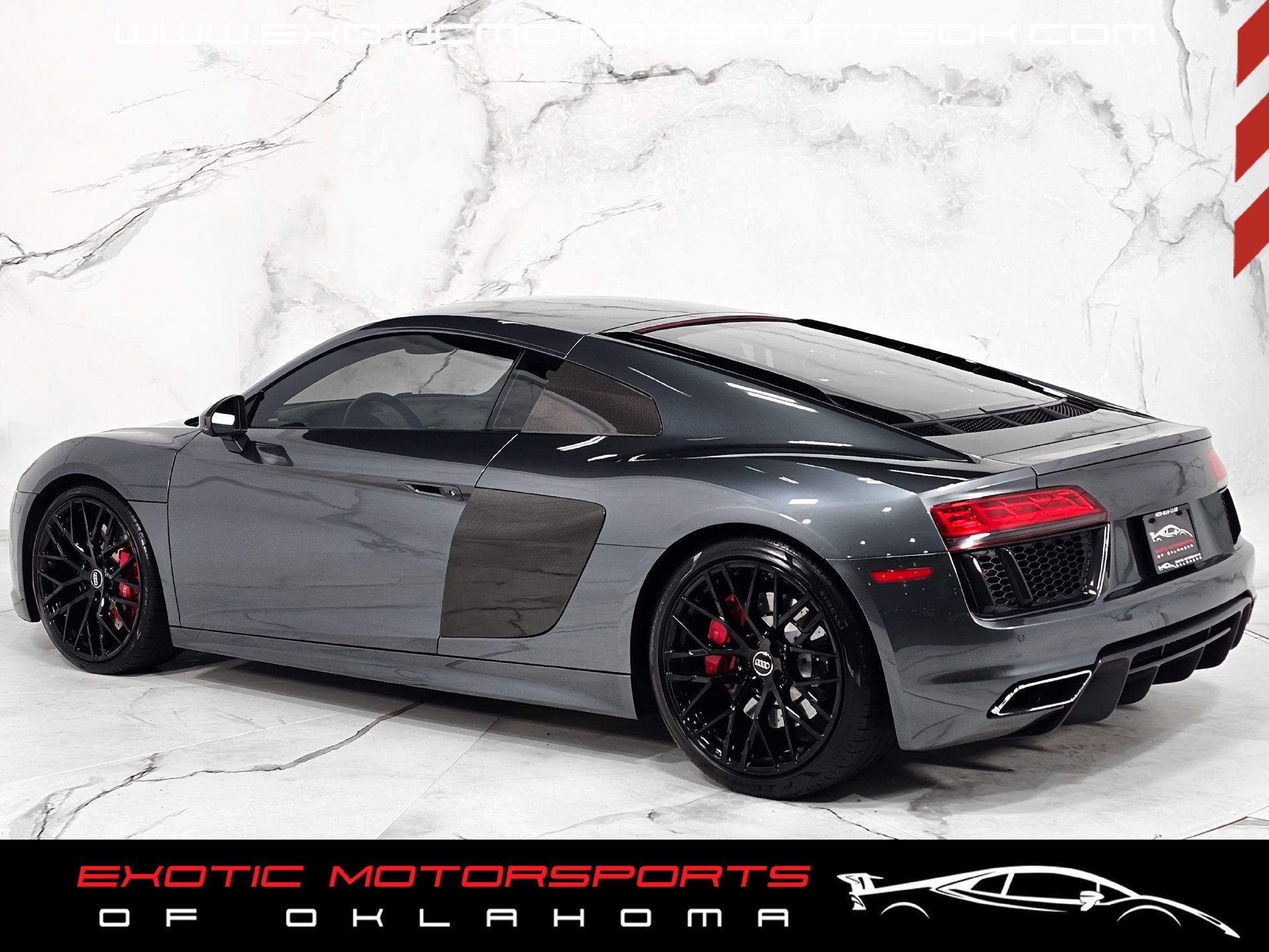 Used 2017 Audi R8 V10 w/ Carbon Exterior Package AWD/4WD image 8