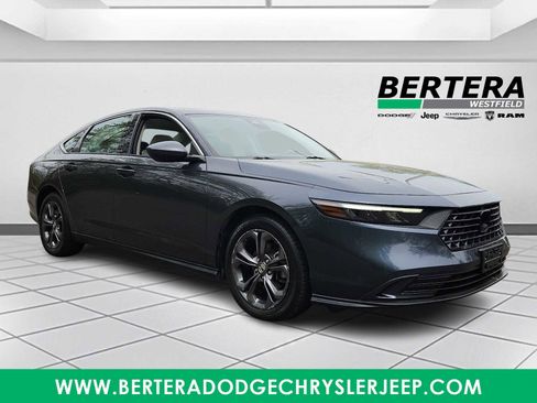 Used 2023 Honda Accord EX image 1