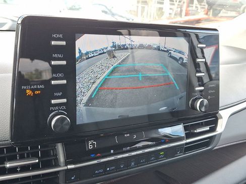 Used 2024 Toyota Sienna XLE image 16