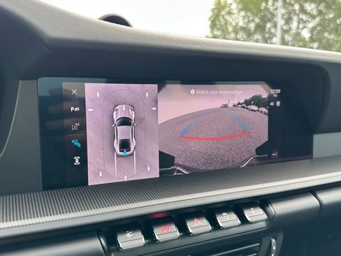 Used 2025 Porsche 911 Carrera image 9