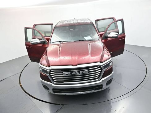Used 2025 RAM 1500 Laramie AWD/4WD image 33