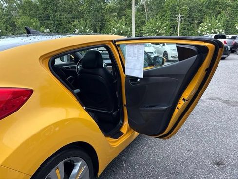 Used 2012 Hyundai Veloster w/ Style Pkg FWD image 22