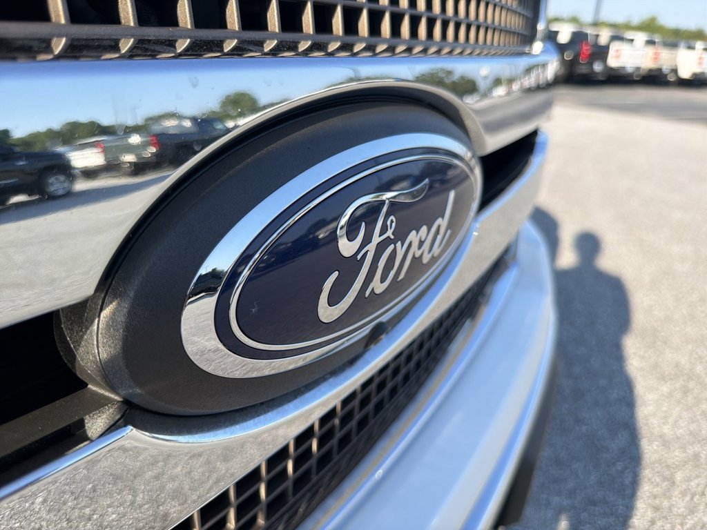 Used 2018 Ford F150 King Ranch w/ Equipment Group 601A Luxury AWD/4WD image 32