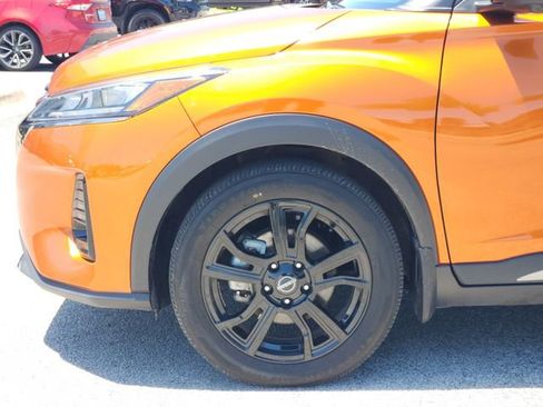 Used 2024 Nissan Kicks SR w/ SR Premium Package FWD image 5