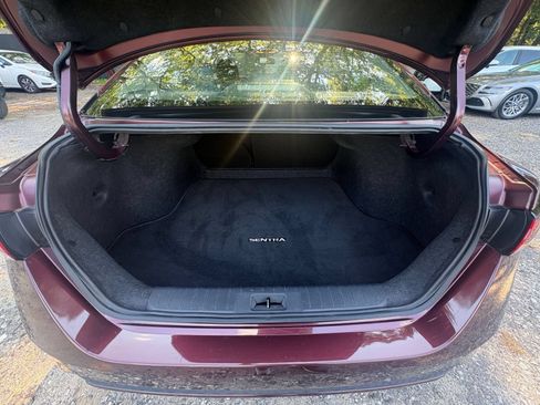 Used 2025 Nissan Sentra SV FWD image 30