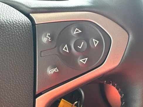 Used 2021 Chevrolet Colorado Z71 AWD/4WD image 38