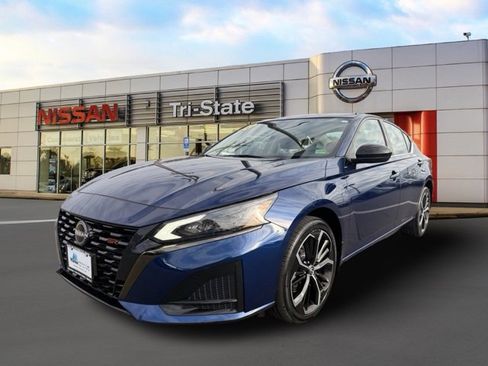 Certified 2023 Nissan Altima 2.5 SR image 2