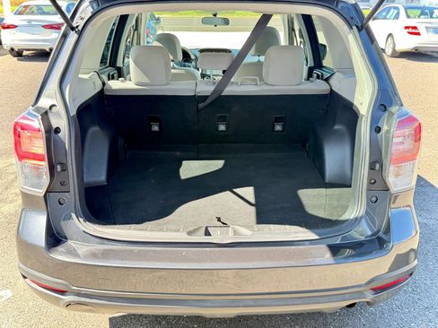 Used 2017 Subaru Forester 2.5i Premium w/ All-Weather Package AWD/4WD image 11