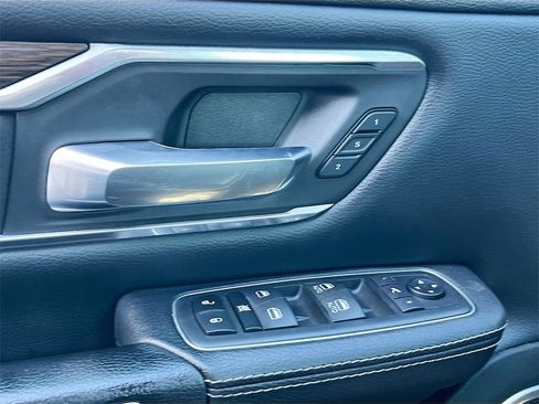 Used 2020 RAM 1500 Laramie image 17
