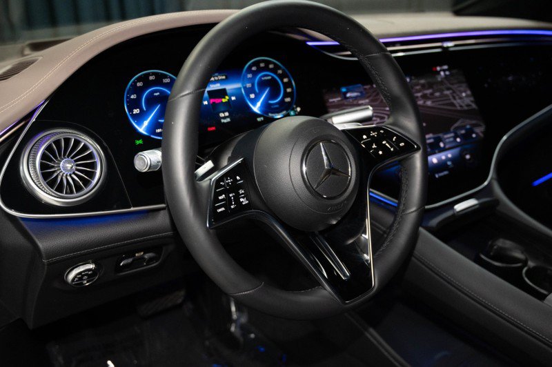 Certified 2023 Mercedes-Benz EQS 580 4MATIC Sedan image 16