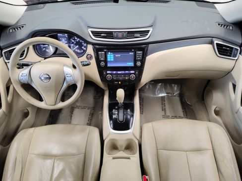 Used 2014 Nissan Rogue SV w/ SV Premium Package image 3