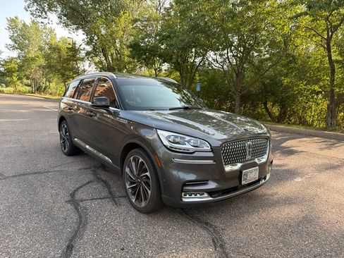 Used 2020 Lincoln Aviator Reserve w/ Equipment Group 202A AWD/4WD image 16
