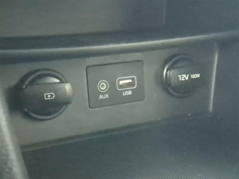 Used 2019 Hyundai Kona SE image 28