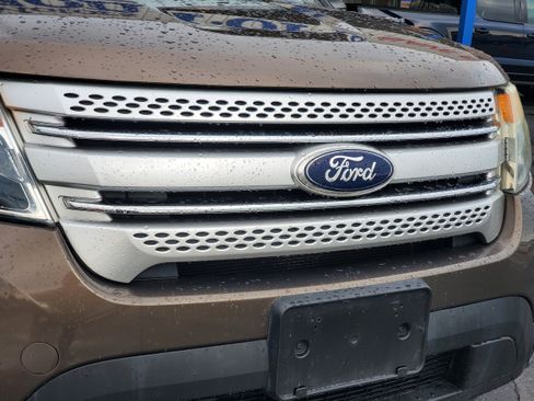 Used 2015 Ford Explorer XLT w/ Equipment Group 202B AWD/4WD image 7