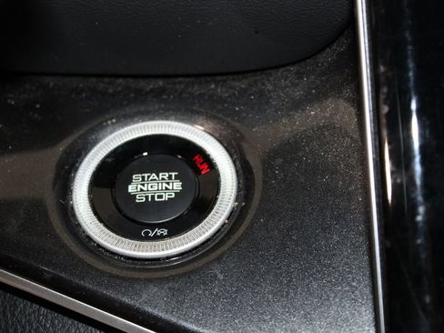 Used 2022 Jeep Grand Cherokee Altitude RWD image 34