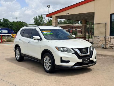 Used 2018 Nissan Rogue SV w/ Premium Package FWD image 7