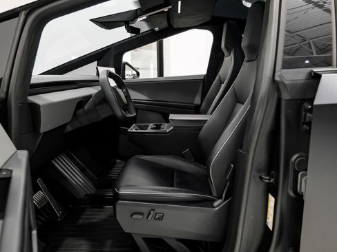 Used 2024 Tesla Cybertruck AWD Crew Cab image 8