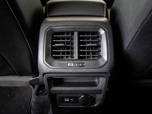 Certified 2023 Volkswagen Tiguan SE R-Line FWD image 27