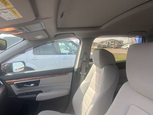Used 2020 Honda CR-V Touring image 7