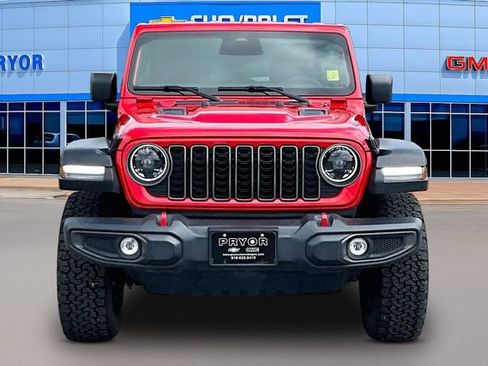 Used 2025 Jeep Wrangler Unlimited Rubicon AWD/4WD image 2