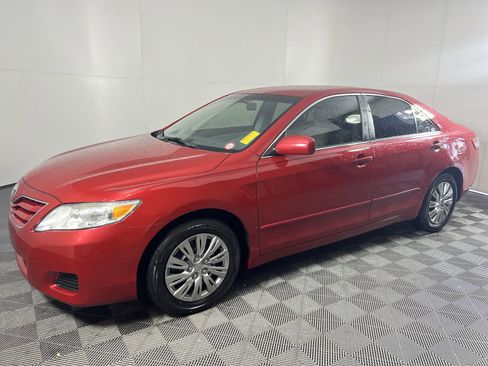 Used 2010 Toyota Camry LE FWD image 9
