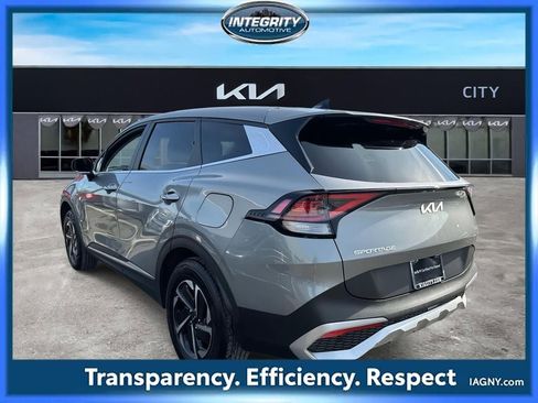 Used 2023 Kia Sportage LX image 6