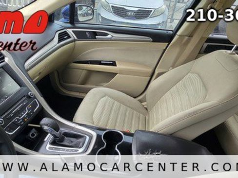 Used 2016 Ford Fusion SE FWD image 38
