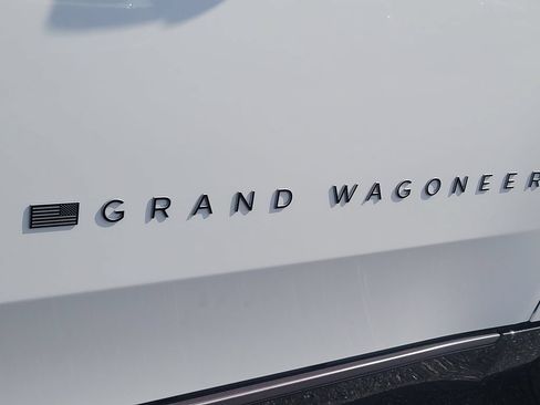 Used 2026 Jeep Grand Wagoneer L Summit w/ Premium Group III AWD/4WD image 7