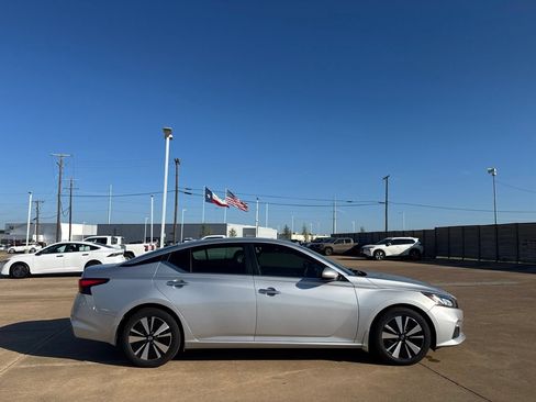 Used 2021 Nissan Altima 2.5 SV FWD image 26