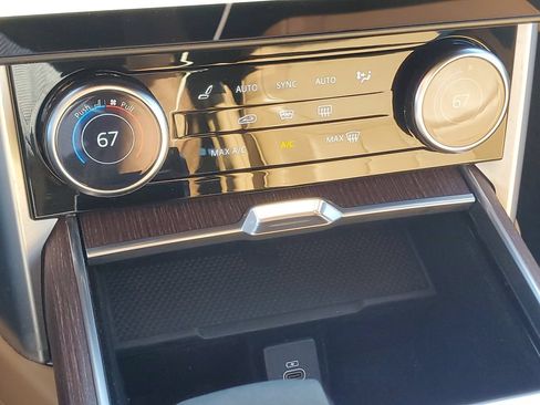 Used 2023 Land Rover Range Rover SE AWD/4WD image 24