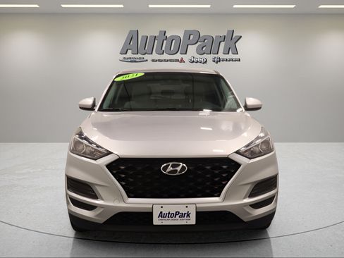 Used 2021 Hyundai Tucson SE FWD image 2