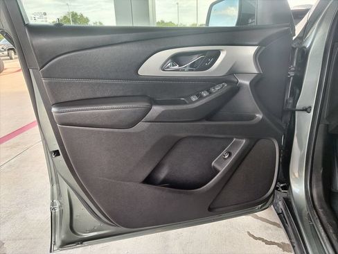 Used 2023 Chevrolet Traverse LT AWD/4WD image 23