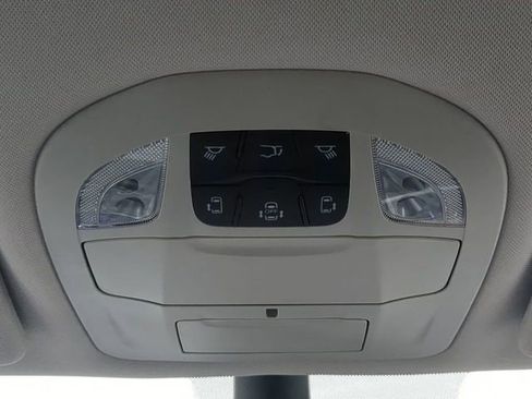 Certified 2024 Chrysler Pacifica Touring-L image 25