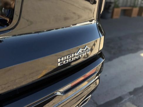 Used 2025 Chevrolet Traverse High Country w/ LPO, Floor Liner Package AWD/4WD image 48