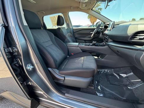 Used 2025 Nissan Rogue SV FWD image 38