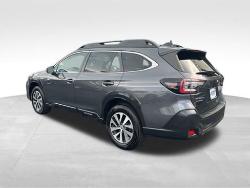 Used 2023 Subaru Outback Premium image 3