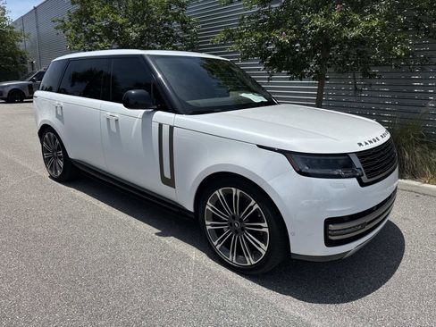 Certified 2025 Land Rover Range Rover Long Wheelbase SE AWD/4WD image 4