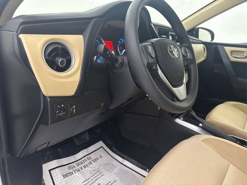 Used 2017 Toyota Corolla LE FWD image 29