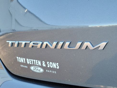 Used 2024 Ford Edge Titanium w/ Titanium Elite Package image 7