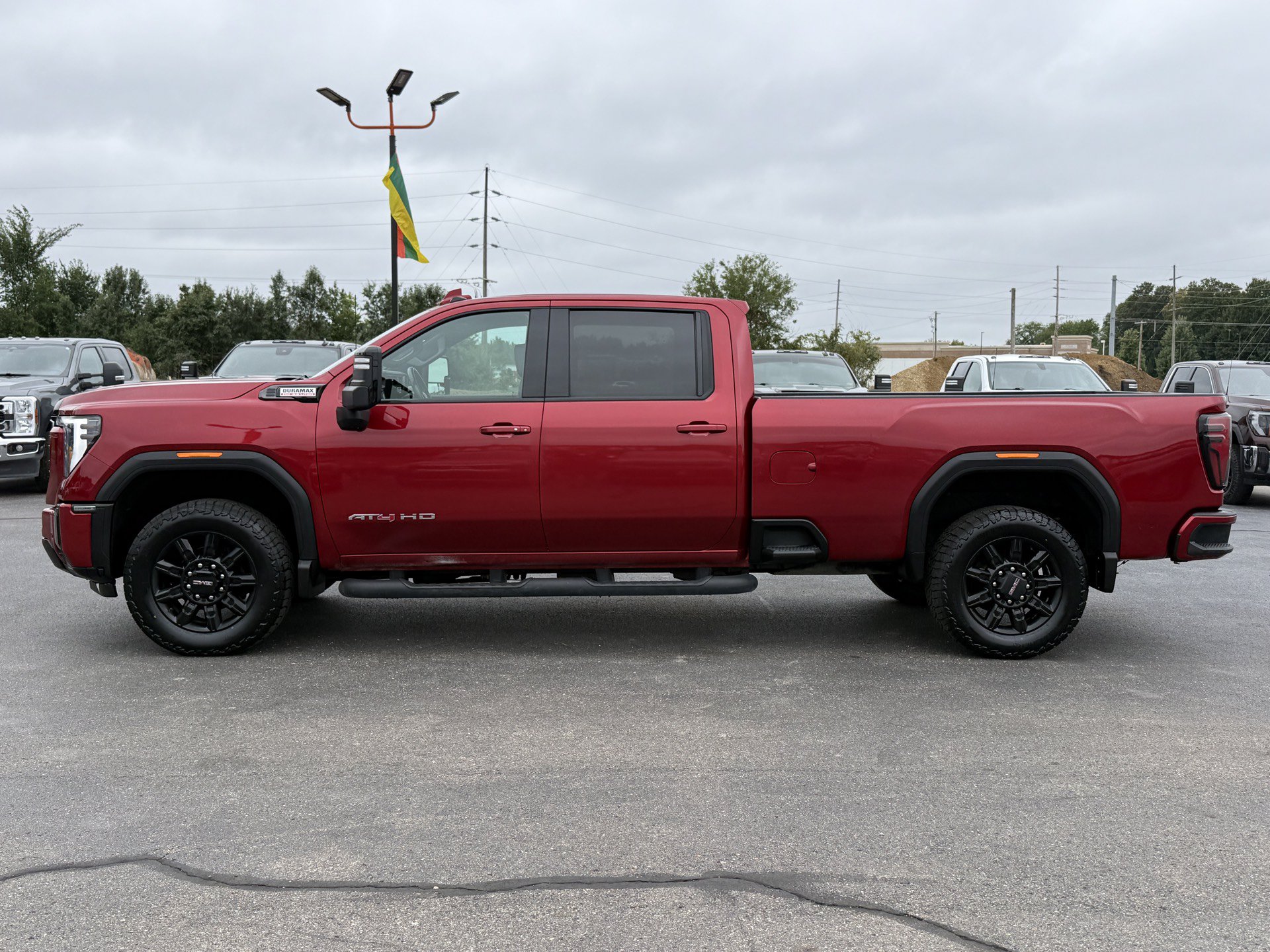 Used 2024 GMC Sierra 2500 AT4 w/ AT4 Preferred Package AWD/4WD image 4