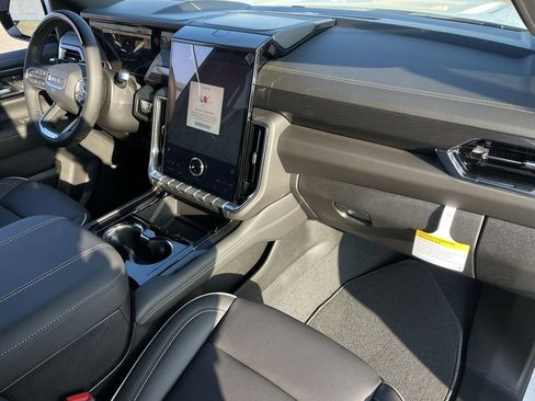 New 2026 GMC Yukon XL Elevation image 29