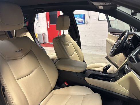 Used 2017 Cadillac XT5 Premium Luxury AWD/4WD image 23