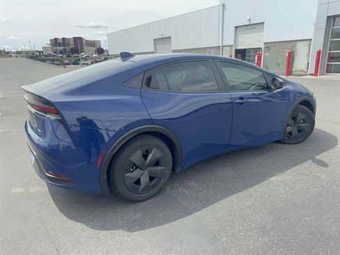 Used 2024 Toyota Prius LE AWD/4WD image 31