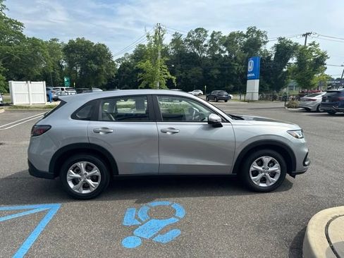 Used 2023 Honda HR-V LX image 9