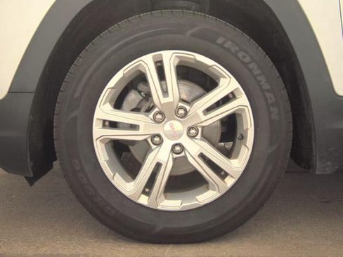 Used 2020 GMC Terrain SLE w/ Driver Convenience Package FWD image 17