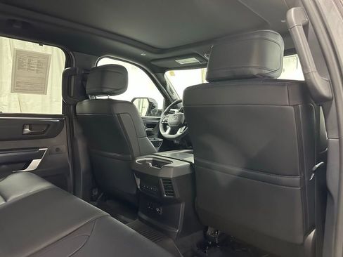 Used 2025 Toyota Tundra Platinum AWD/4WD image 58